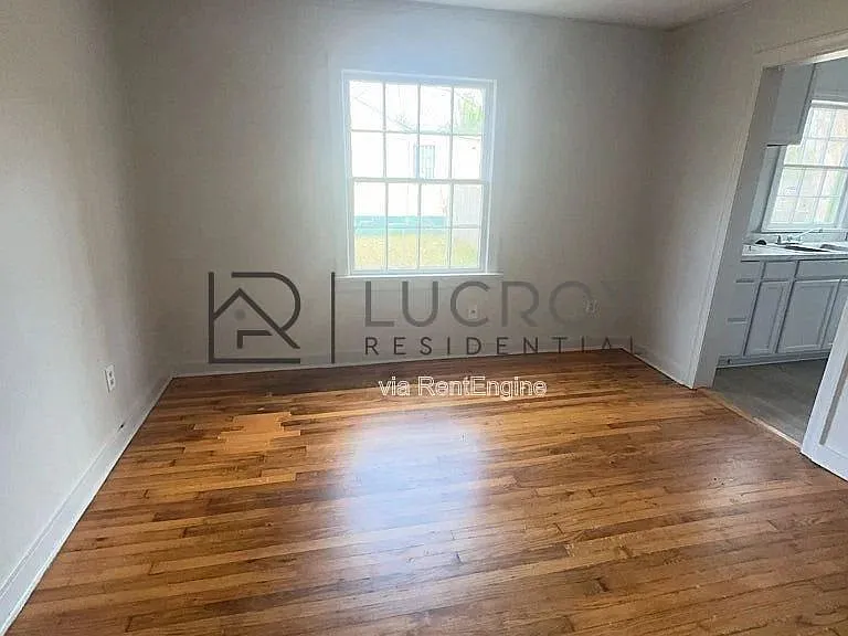 4426 Desoto St — Photo 11