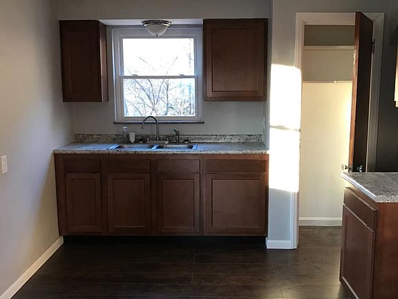 Kitchen has a Pantry