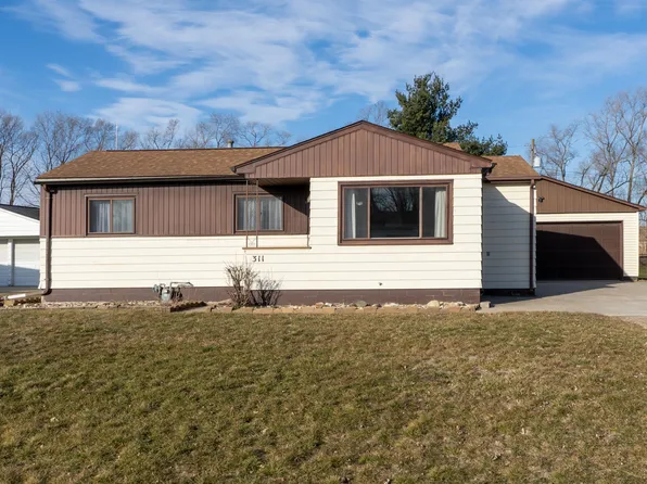 311 Pine St, Washburn, IA 50702