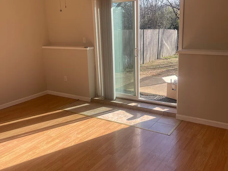 26 Woodbury Rd #LOWER LEVEL — Photo 4