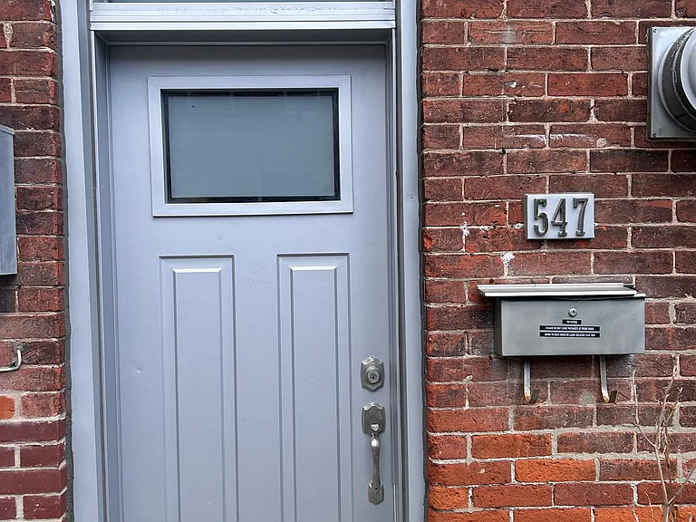 547 Bagot St — Photo 2