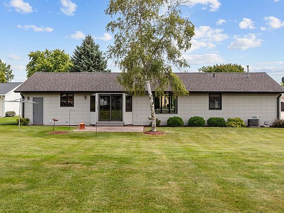 3rd image of 2154 Nellie Ln