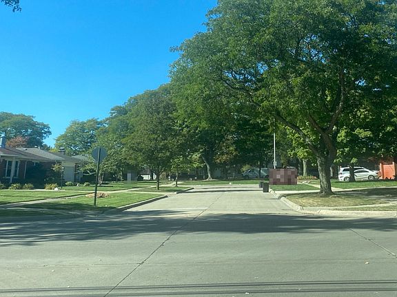 4th image of 19991 Lennon St