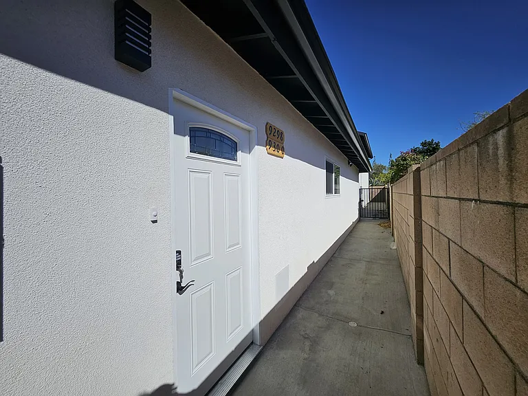 9298 Tamarack Ave #9298 — Photo 1