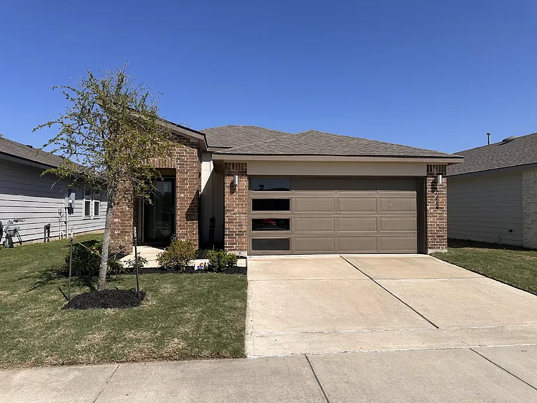1224 Amistad Loop — Photo 1
