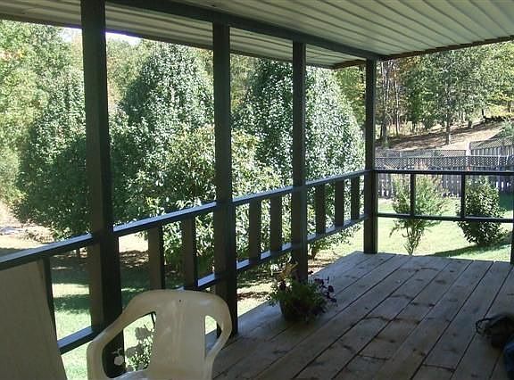 4th image of 945 Forest Dr SE