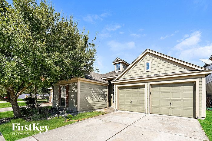 1st image of 16562 Cheshire Grove Ln