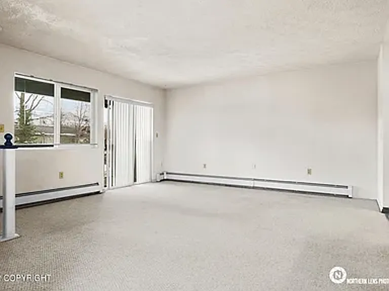 528 State St — Photo 23