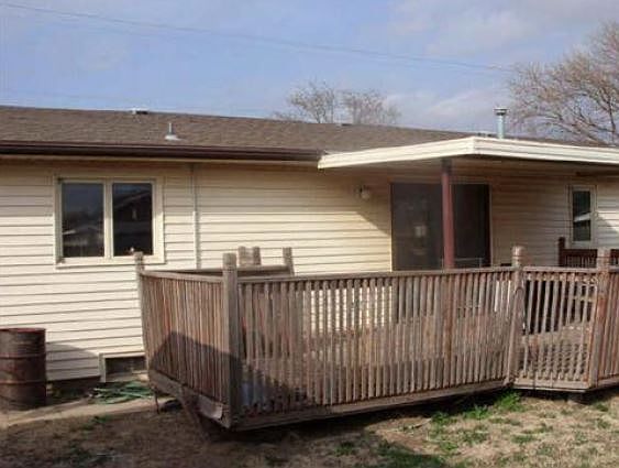 5th image of 215 W Avenue D