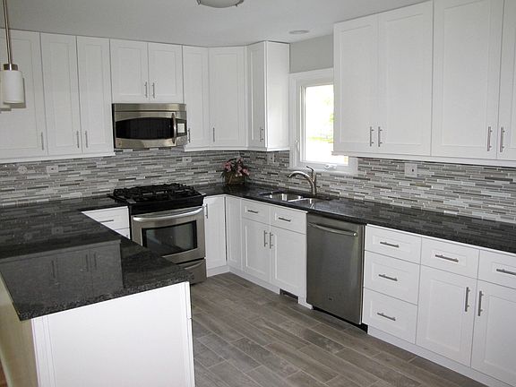 4th image of 1349 E Lake Ave