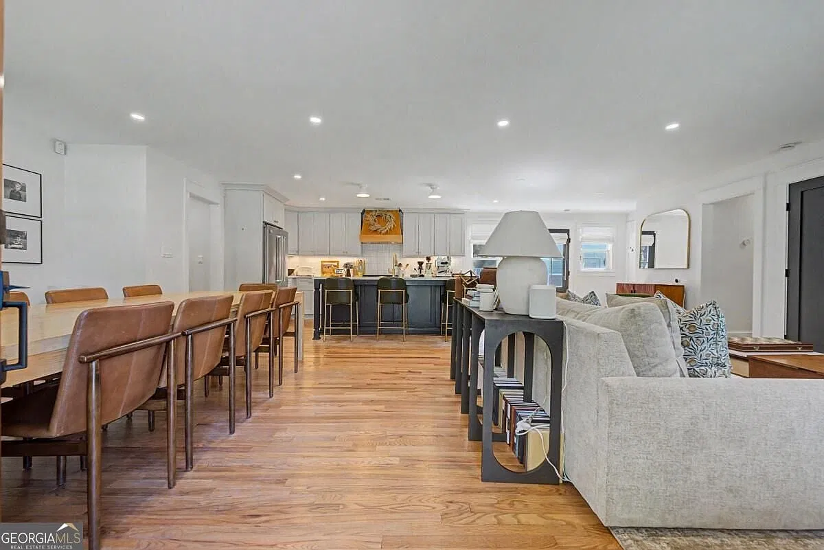3 bed, 2.5 bath, $3,500 — Photo 4