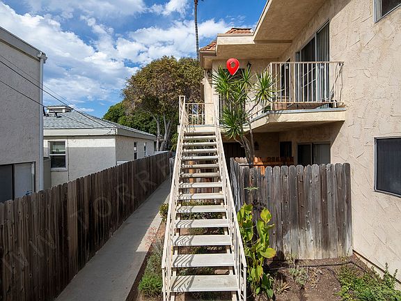 3rd image of 945 Chalcedony St #4