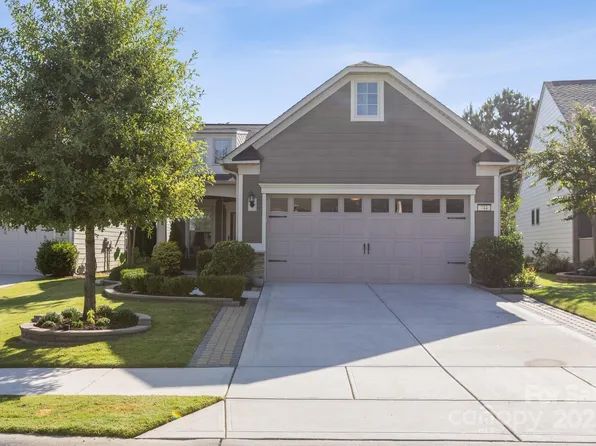 744 Birchway Dr, Fort Mill, SC 29715