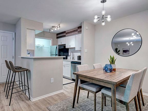 3rd image of 120 Ridgewood Dr #1011