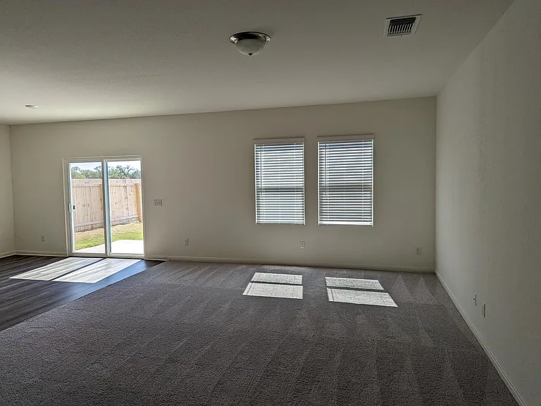 5703 Kellog Ct — Photo 6