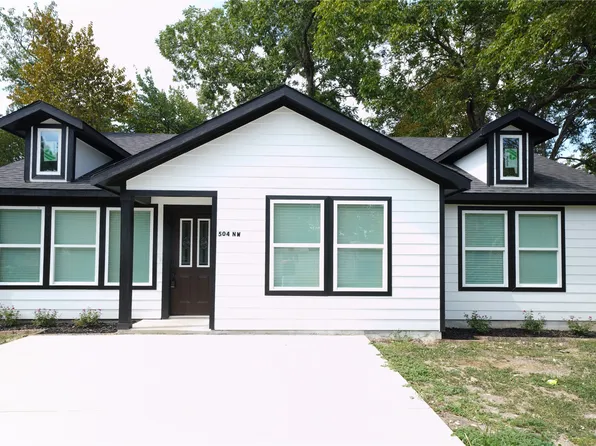 504 NW 4th St, Kerens, TX 75144