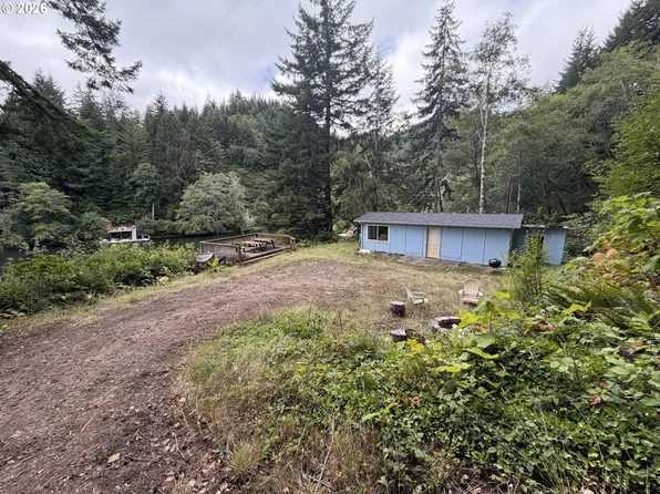 6260 Black Bear Rd, Florence, OR 97439