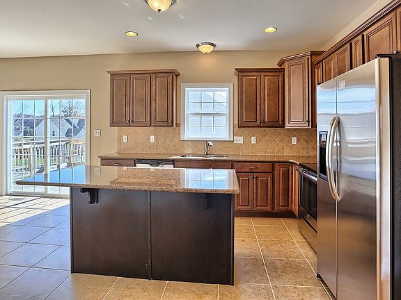 2nd image of 411 Santa Anita Dr