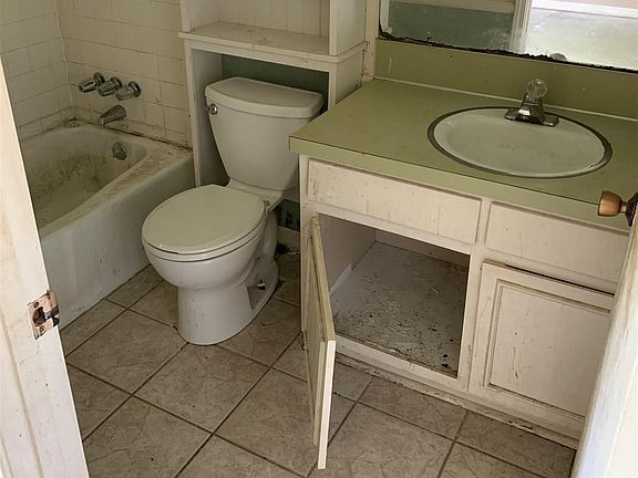 5th image of 33 Lakeview Dr #17