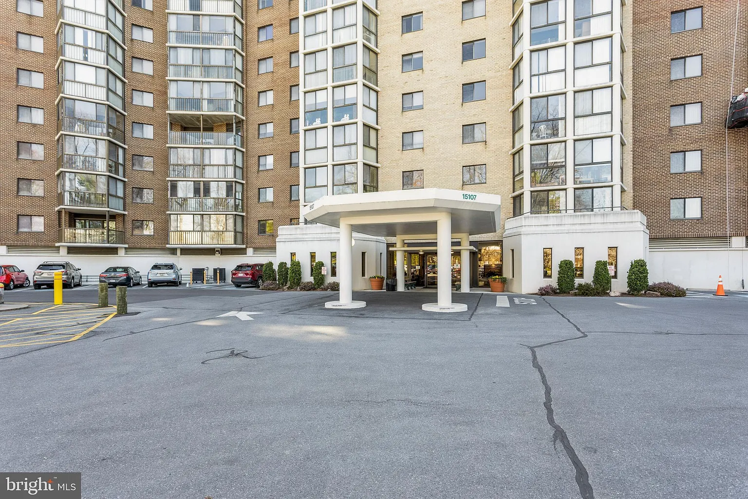 15107 Interlachen Dr #2-401 photo 1