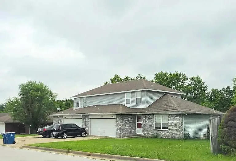 1802-1804 Laurel Hill Pl — Photo 3