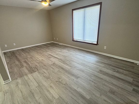 3rd image of 222-224 S Jackson Blvd #222