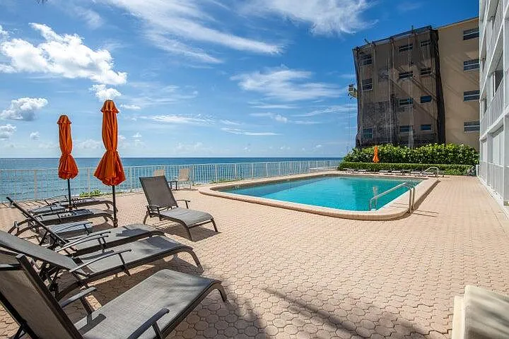 2 bed, 2.5 bath, 1645 sqft, $4,800 — Photo 4