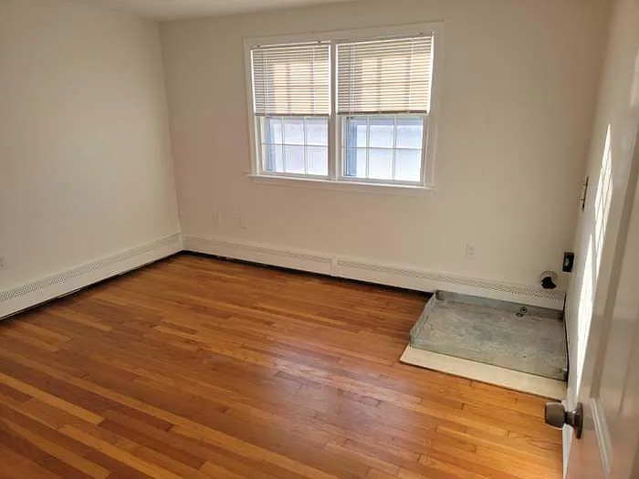 536 Main St #4 — Photo 2