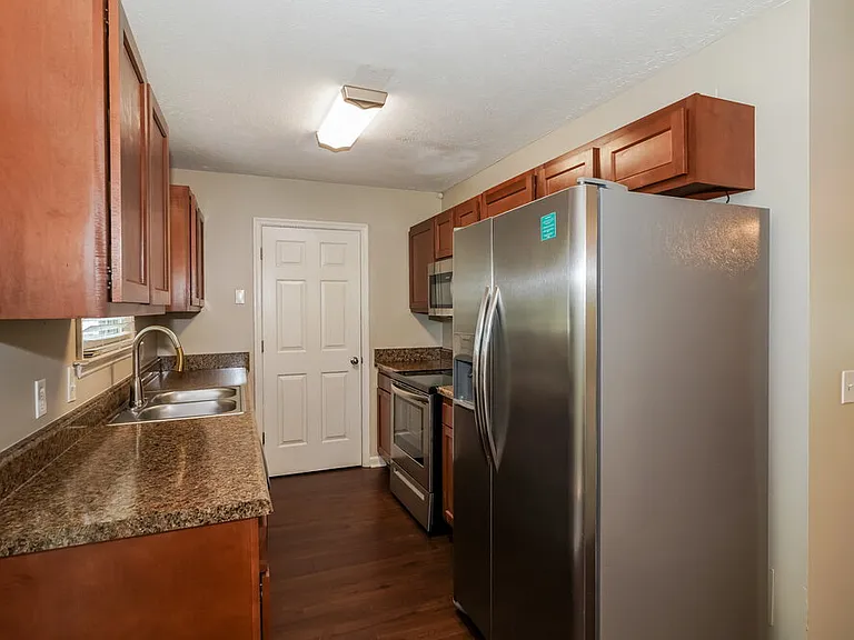 408 Dellwood Dr — Photo 8