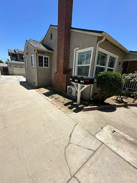 3 bed, 1400 sqft, $3,500 — Photo 3
