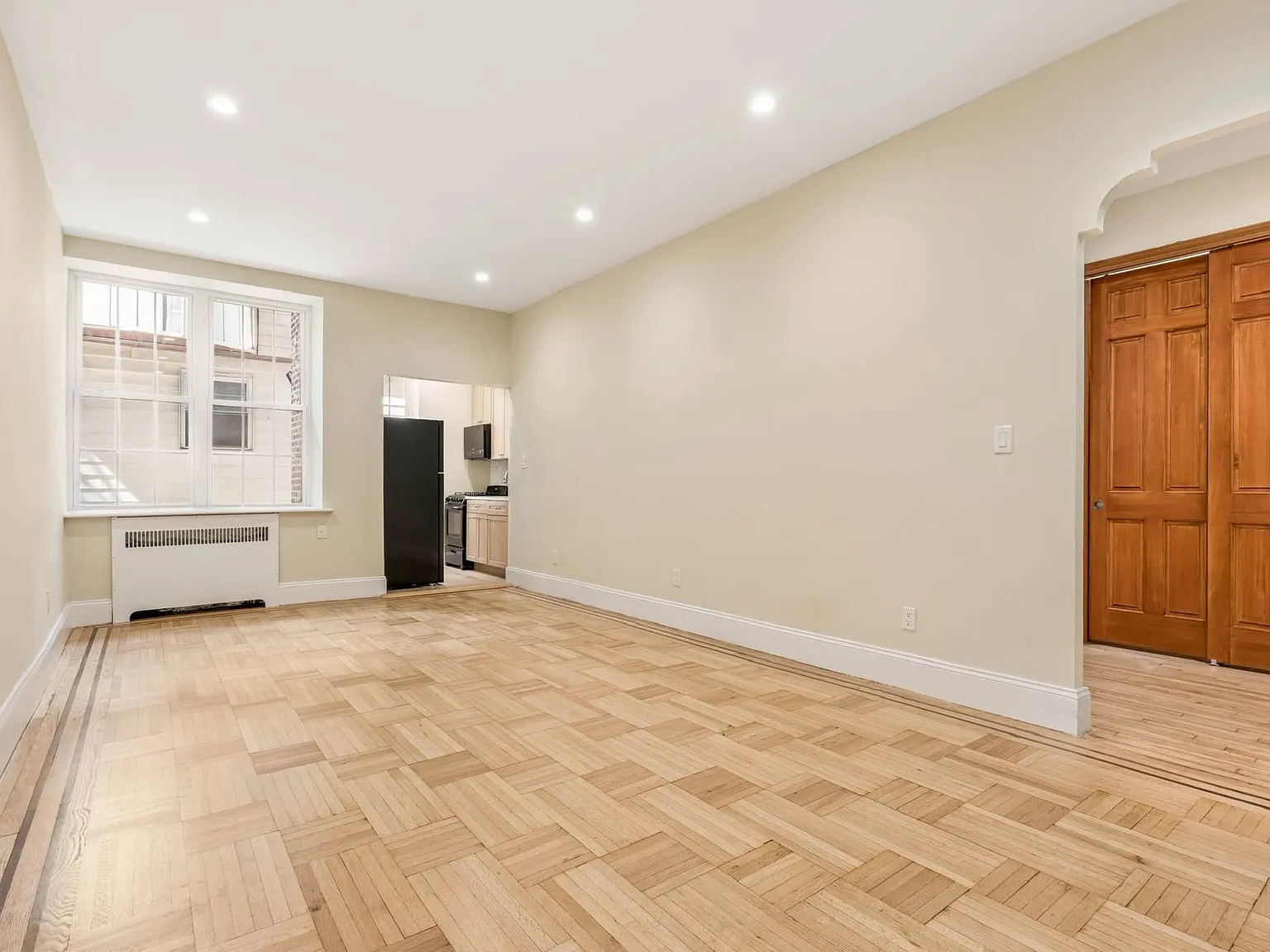 8802 Ridge Boulevard — Photo 1