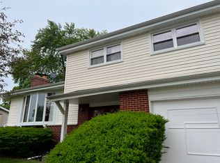 2403 N Verde Dr, Arlington Heights, IL 60004
