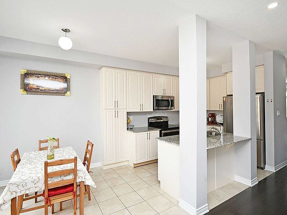 3rd image of 76 Rockman Cres