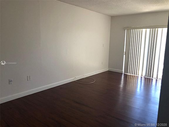 5th image of 4393 NW 11th St APT 17