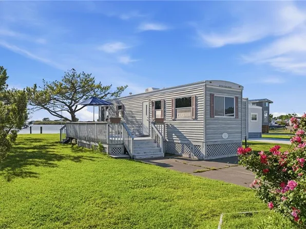 3665 Sandpiper Rd #41, Virginia Beach, VA 23456