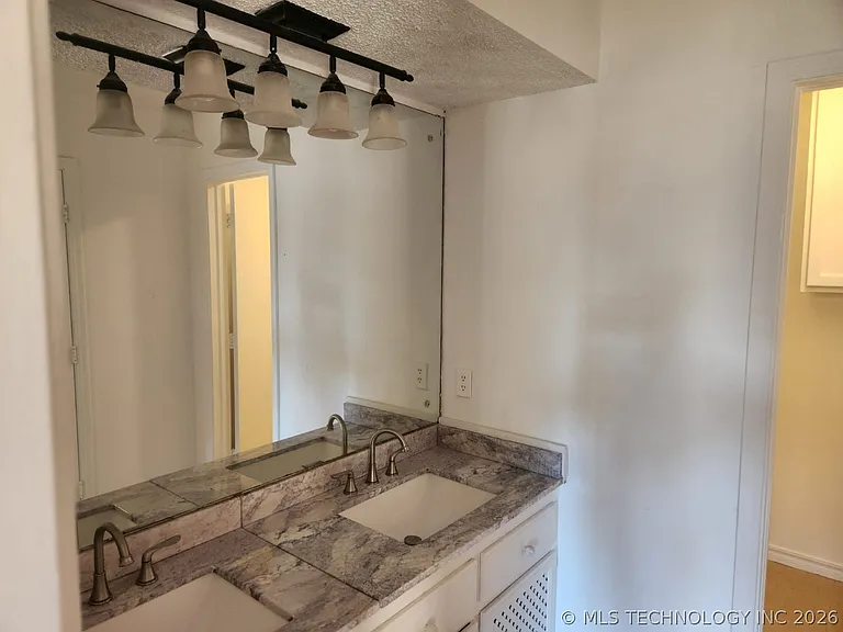 208 W 118th St S — Photo 9