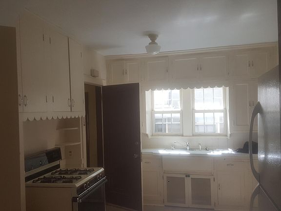 4th image of 4920 Xerxes Ave S