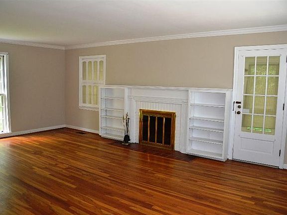 4th image of 114 Red Bird Ln