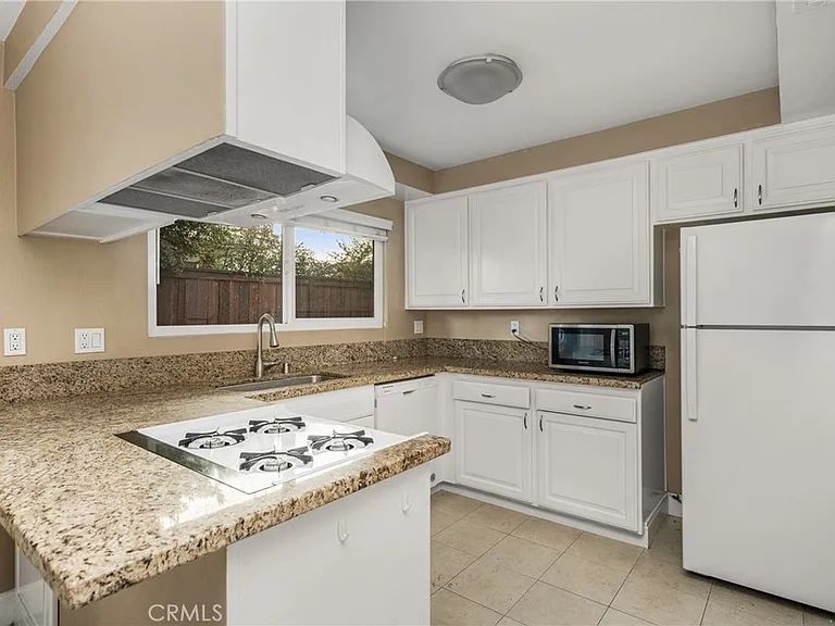 338 W Kelly Ave #B — Photo 11