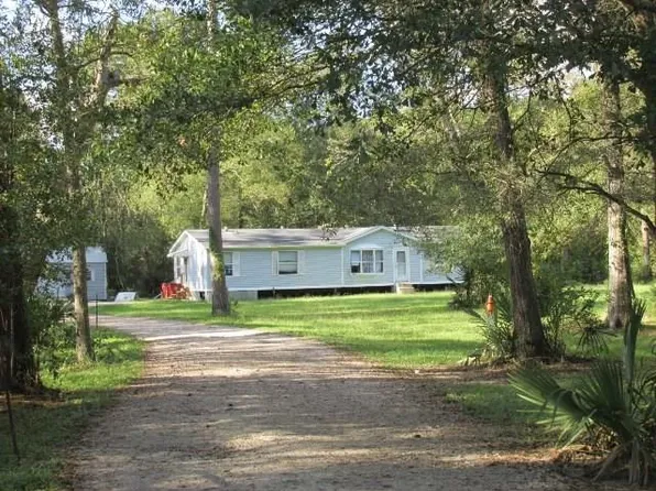 686 County Road 412, Dayton, TX 77535