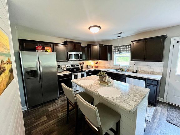 5th image of 108 Wynstone Dr