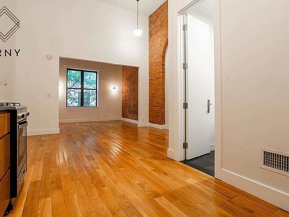 5th image of 949 Willoughby Ave #304B