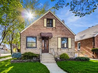 3800 N Oleander Ave, Chicago, IL