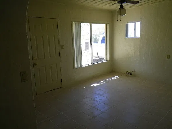 Available May 2024 - Central 2 Bedroom House — Photo 2