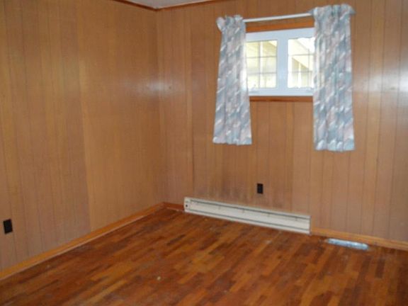 5th image of 121 S Pine St