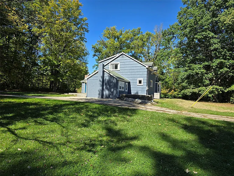 249 W Buell Rd E — Photo 79