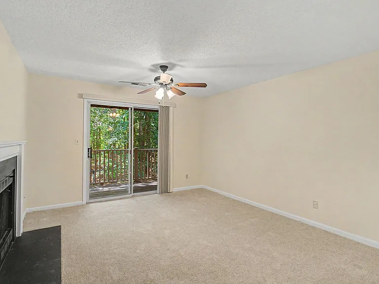 540 Pineland Cir #201 — Photo 3