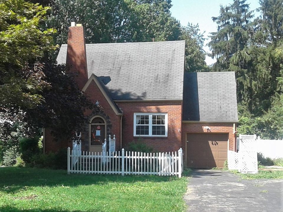1st image of 770 S Buhl Farm Dr