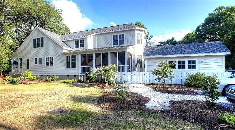 1st image of 404 Clarendon Ave