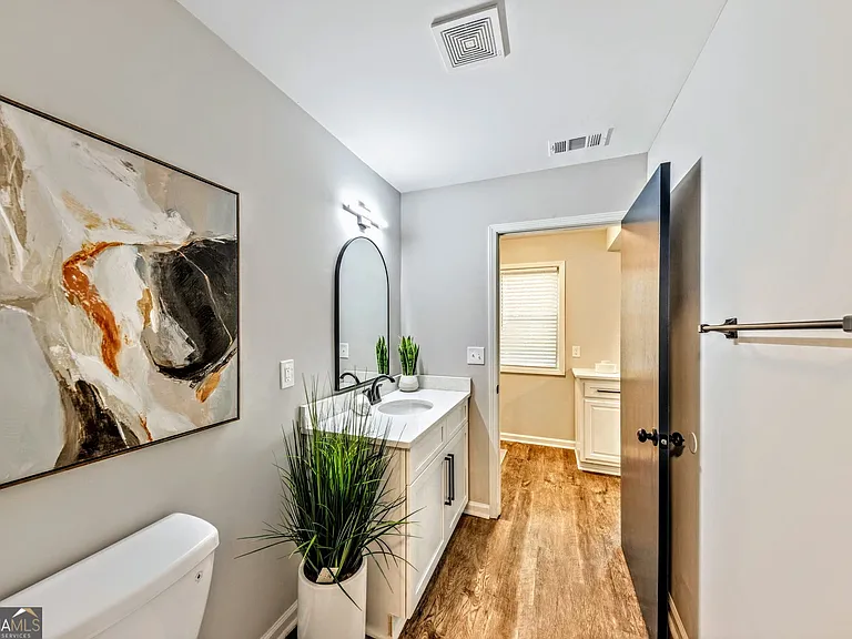 527 Charing Cross Dr — Photo 7